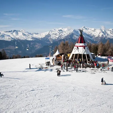 Flat In With Ski-in Ski-out Access *