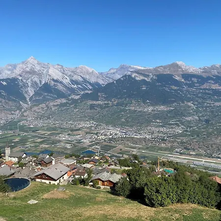 Flat In With Ski-in Ski-out Access *