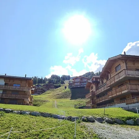 Flat In With Ski-in Ski-out Access