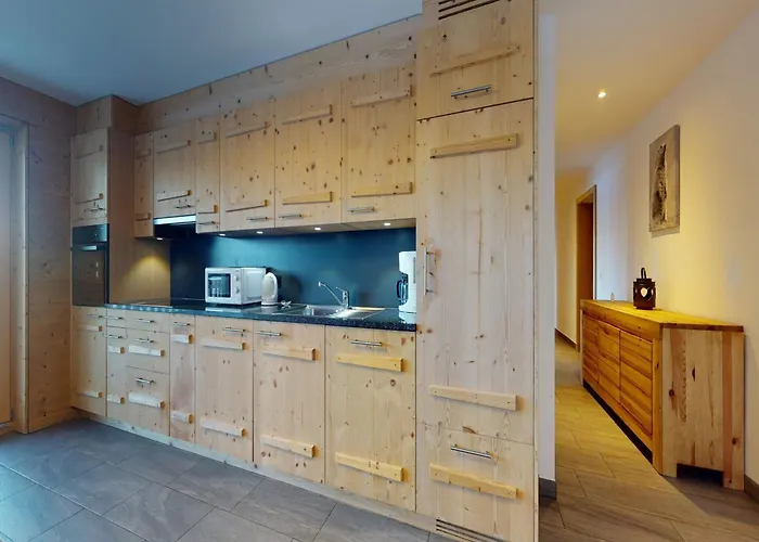 Flat In With Ski-in Ski-out Access *