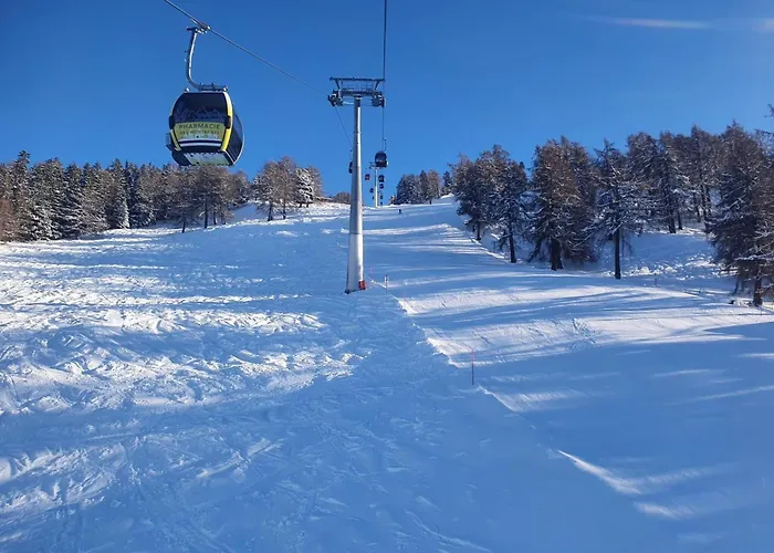 Flat In With Ski-in Ski-out Access Apartmán