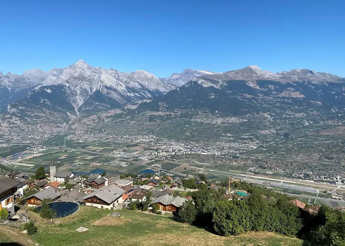 Flat In With Ski-in Ski-out Access *