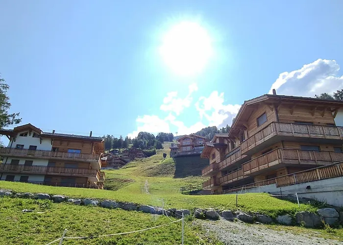 Flat In With Ski-in Ski-out Access