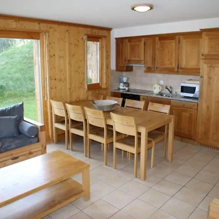 Flat In With Ski-in Ski-out Access Apartmán *