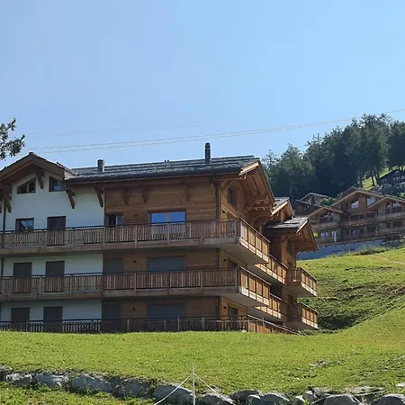 Flat In With Ski-in Ski-out Access * 维松纳