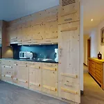 Flat In With Ski-in Ski-out Access *